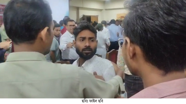 সাংবাদিকদের মারার হুমকি দেওয়া ছাত্রদল নেতাকে শোকজ নোটিশ