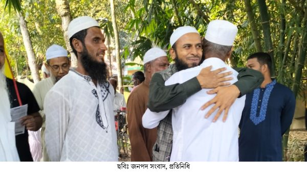 কালকিনিতে হাতপাখার প্রার্থী মাওলানা আজিজুল হকের ব্যাপক গণসংযোগ