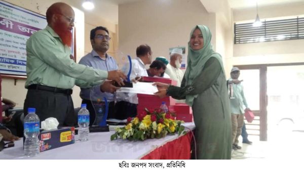 ভূরুঙ্গামারীতে কৃতি শিক্ষার্থীদের সংবর্ধনা ও পুরস্কার বিতরণ