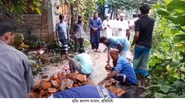 জয়পুরহাটে জনদুর্ভোগ লাঘবে জামায়াতের নিজস্ব অর্থায়নে রাস্তা সংস্কার কাজের উদ্বোধন