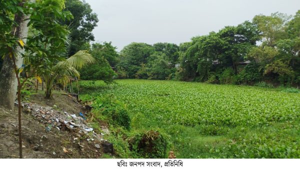 হরিরামপুরে বর্ষা মৌসুমেও পানিশূন্যতায় ইছামতী নদী